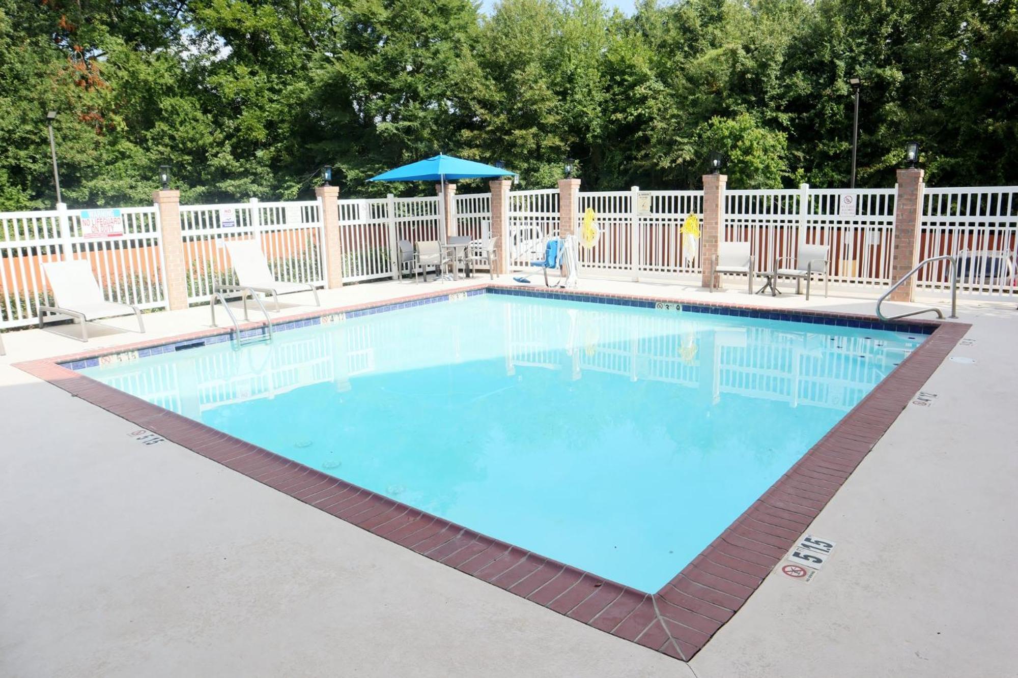 Holiday Inn Express Baton Rouge North By Ihg Zachary Εξωτερικό φωτογραφία